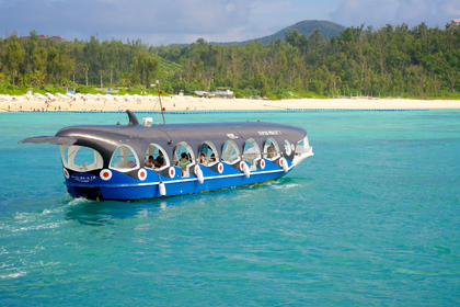 日本冲绳古宇利岛+水族馆+部濑名海中展望塔+美国村观光巴士一日游